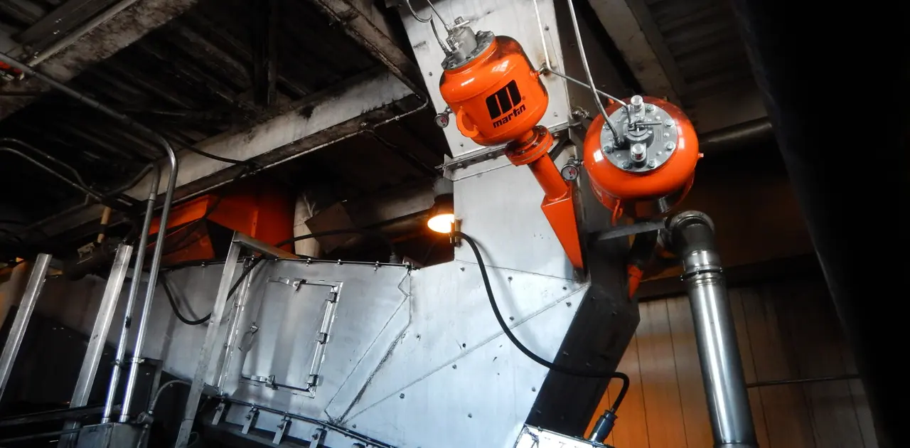 Figure 3 – Prevalent in cement, air cannons are becoming standard across all bulk handling, anywhere clogs happen.